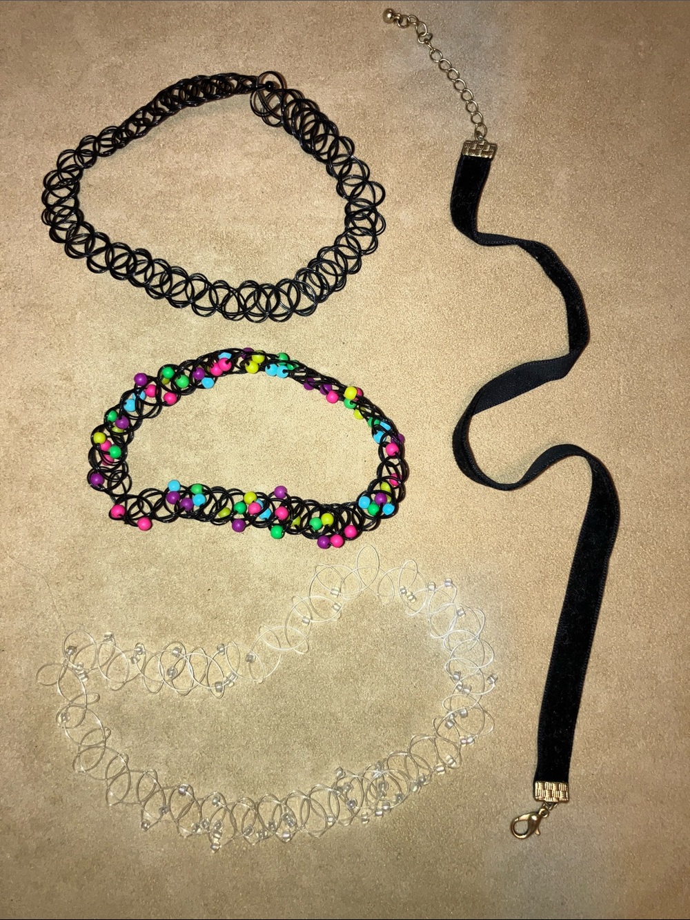 VARIOUS Chokers